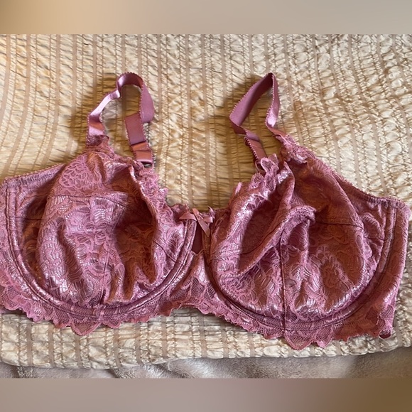 40DDD Deesse unlined lace bra. EUC - Picture 1 of 2